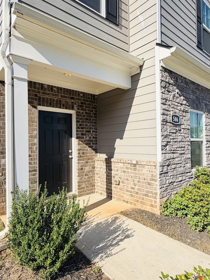 506 Meadows Farm Dr #NA - Photo 3 of 29