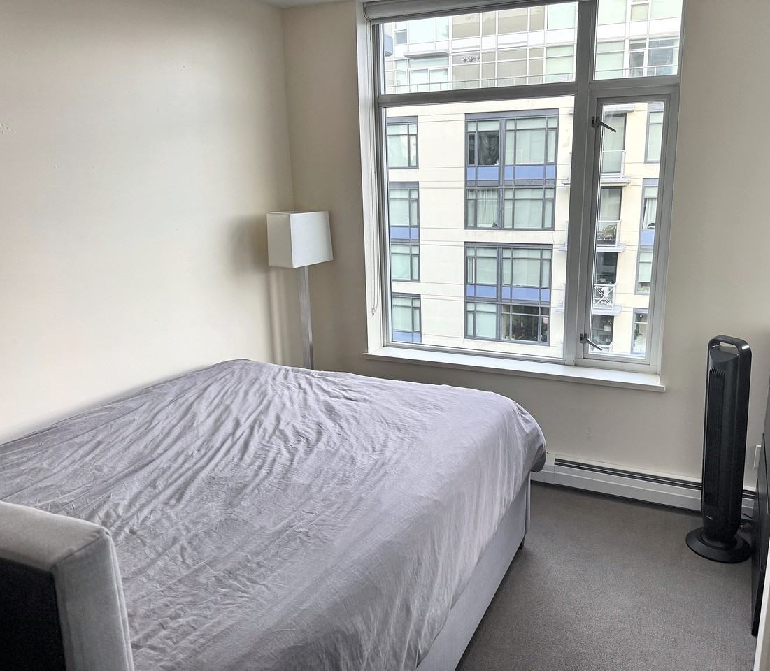 1708 Columbia Street #1402 - Photo 6 of 12
