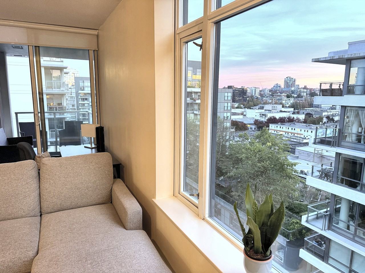 1708 Columbia Street #1402 - Photo 4 of 12