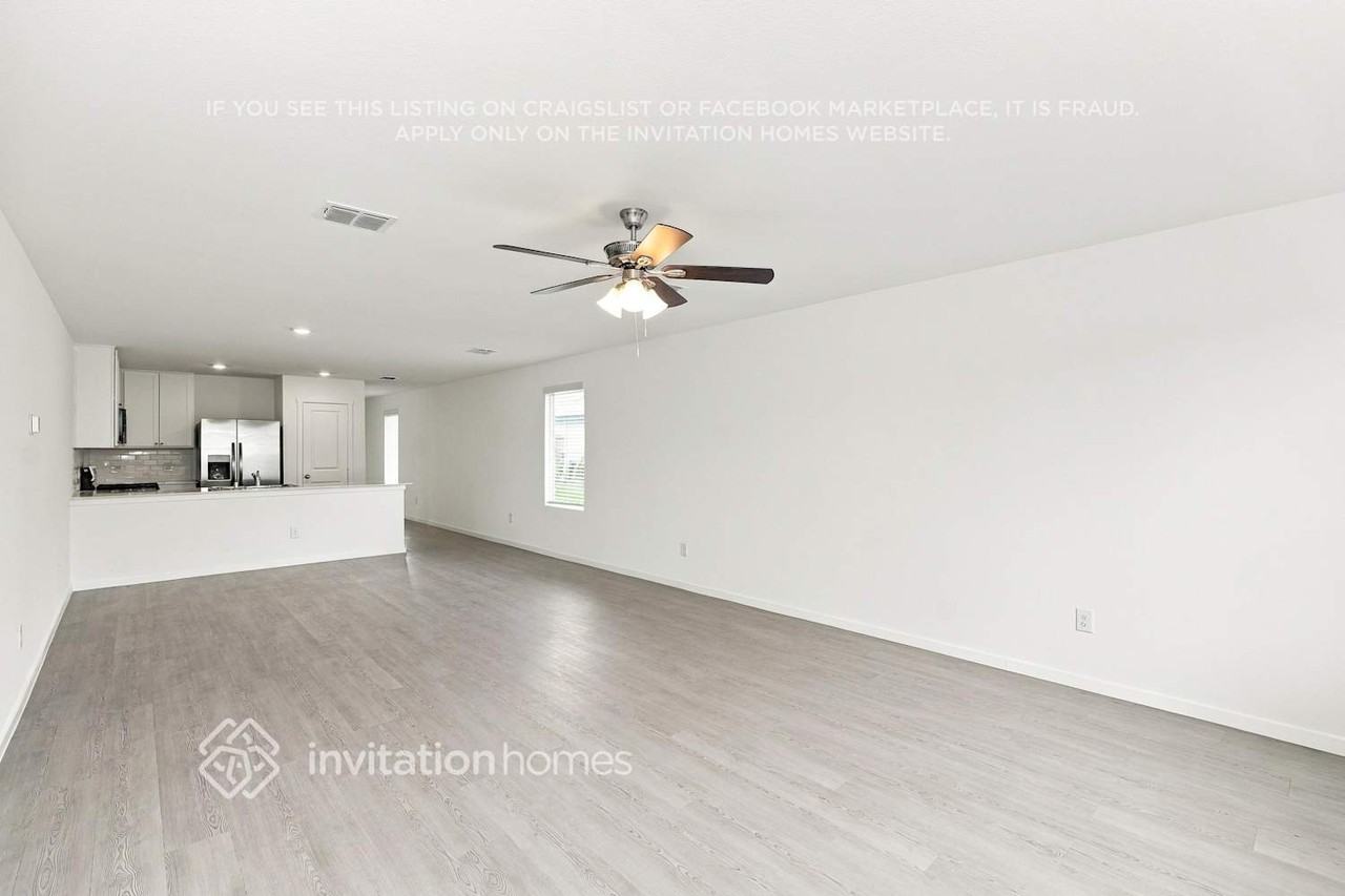 1633 Black Kite Ln - Photo 3 of 17