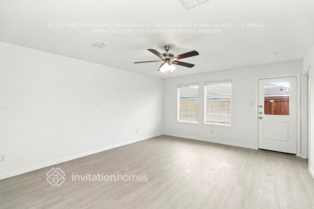 1633 Black Kite Ln - Photo 5 of 17