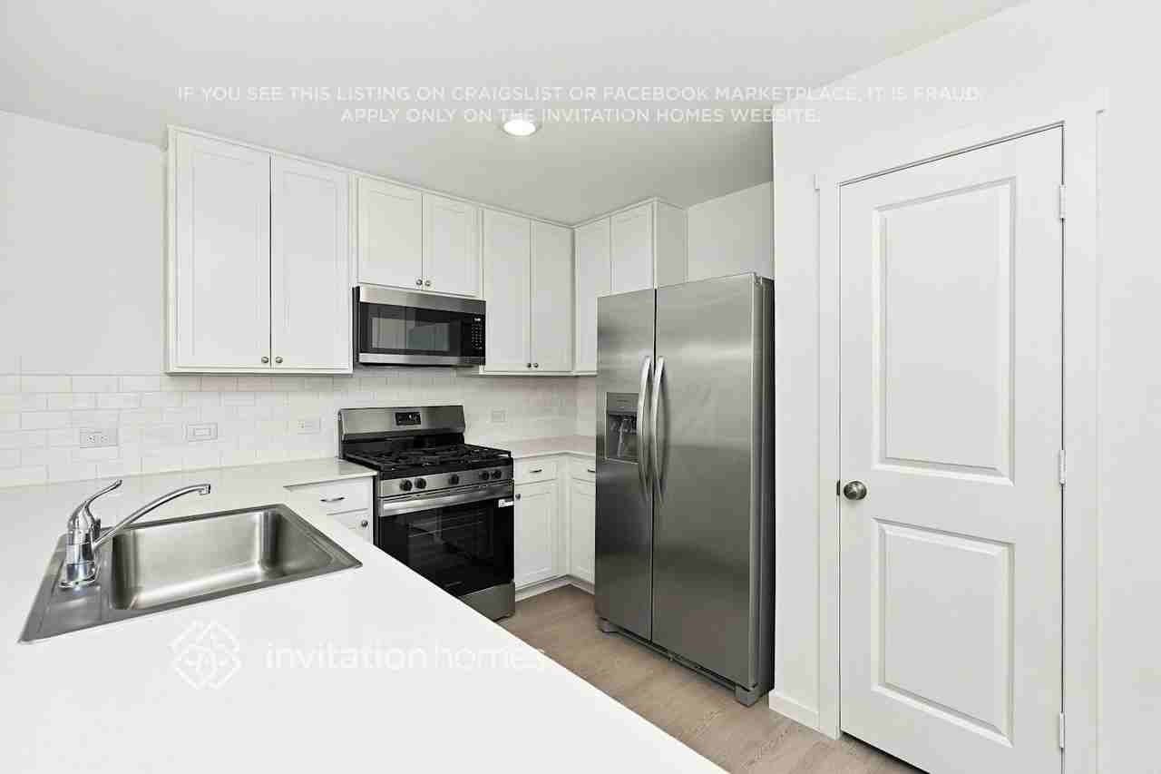 1633 Black Kite Ln - Photo 7 of 17