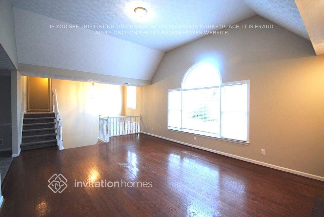 1778 Ascot Run Nw - Photo 2 of 14