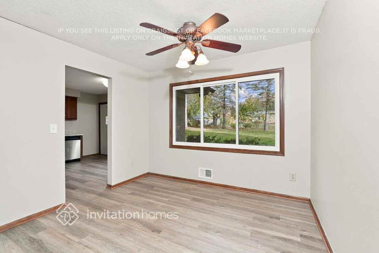 284 Dupont St - Photo 6 of 18