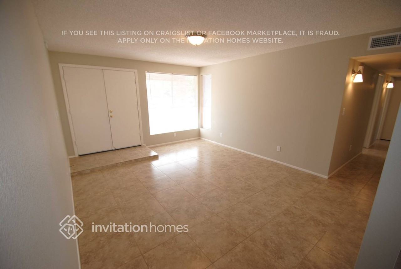217 S 132nd St - Photo 2 of 7