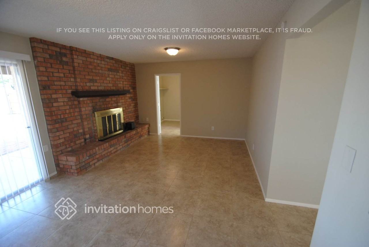 217 S 132nd St - Photo 3 of 7