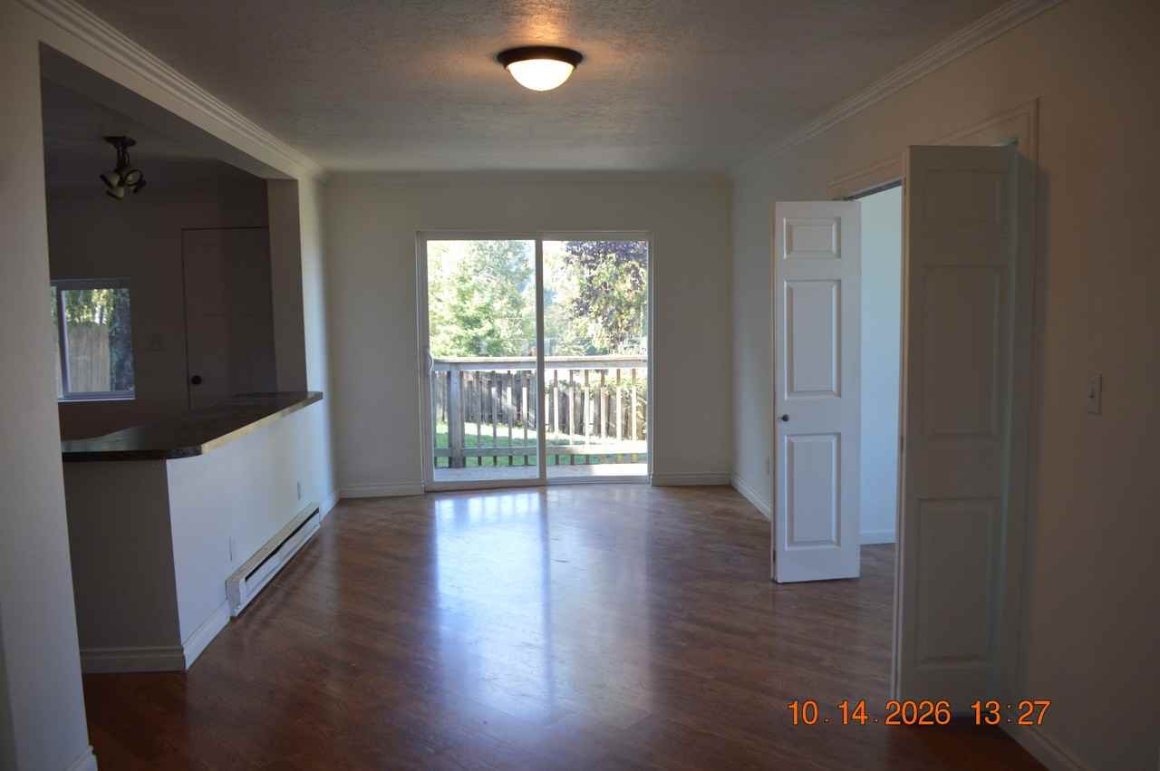 416 E 3rd St #1 - Photo 7 of 14