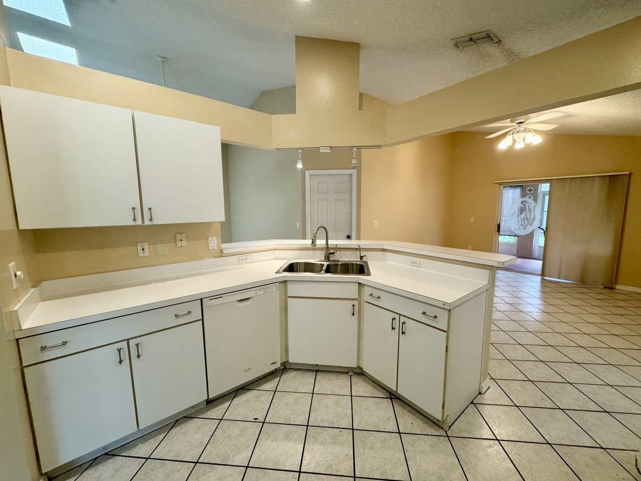 2816 Sebastian Ln #1 - Photo 7 of 24