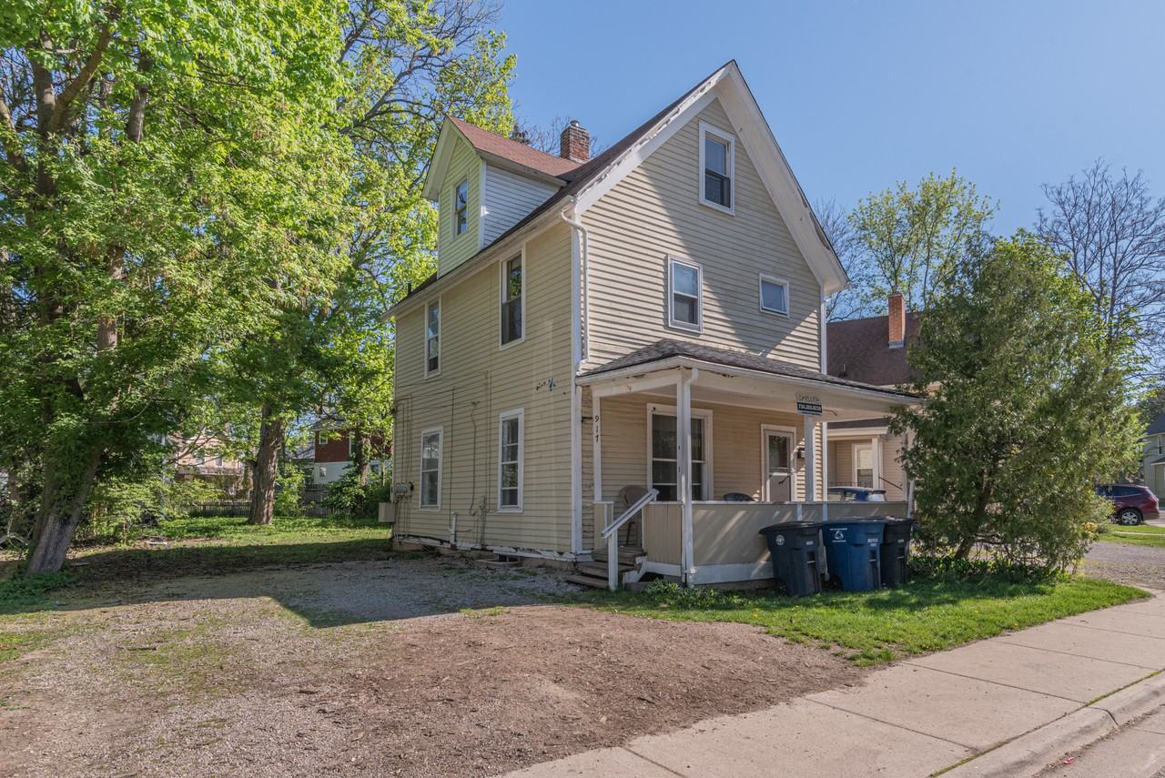 917 Sylvan Ave #1 - Photo 2 of 49