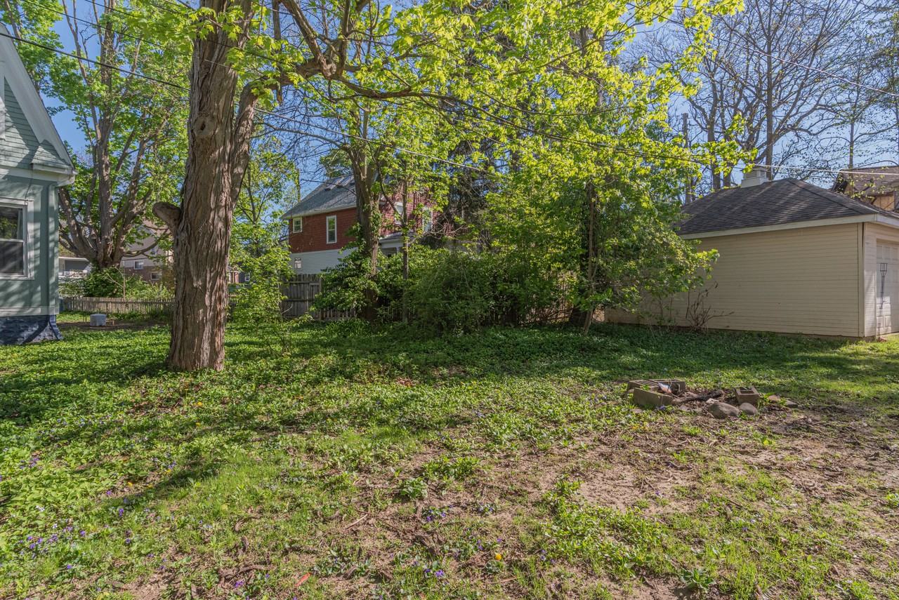 917 Sylvan Ave #1 - Photo 7 of 49