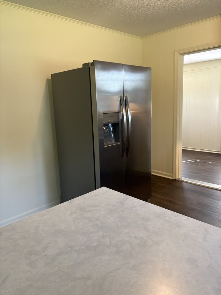 1003 Greenleaf Rd #1 - Photo 3 of 16