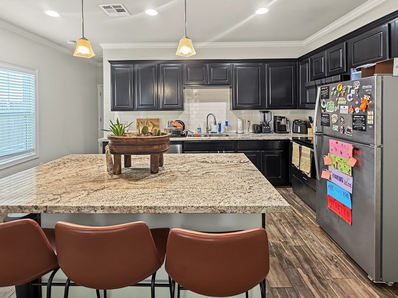 400 Poplar St #1 - Photo 4 of 14