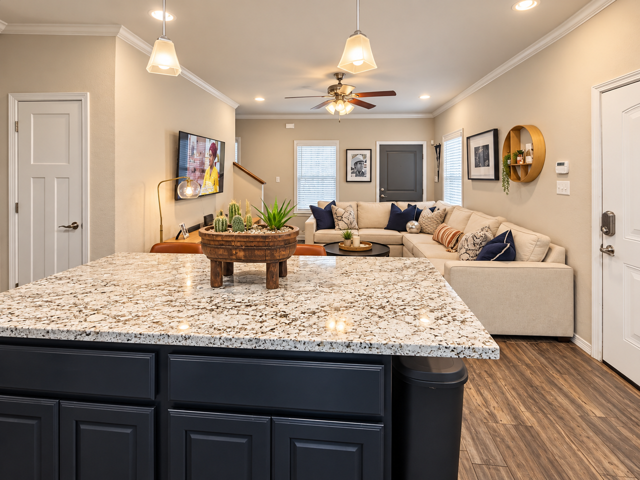 400 Poplar St #1 - Photo 5 of 14
