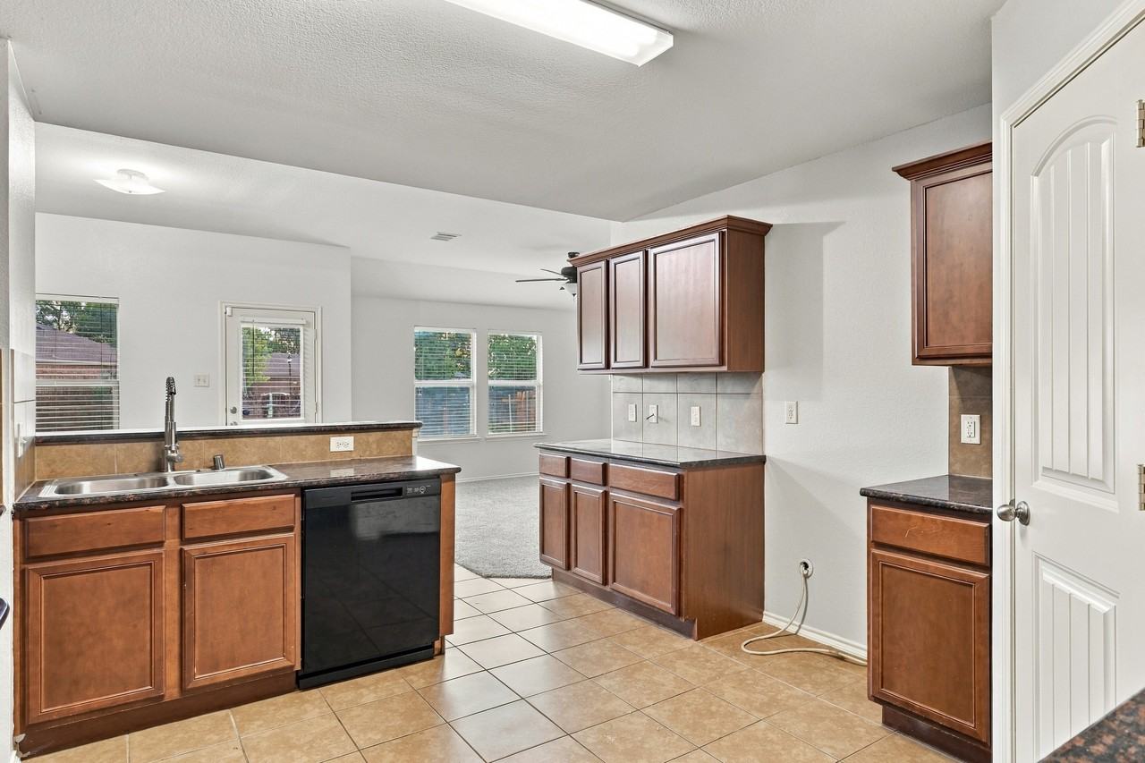 3212 Elam Dr #1 - Photo 3 of 23