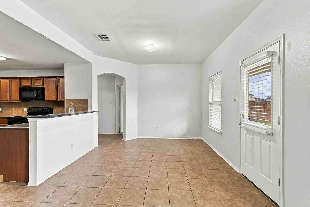 3212 Elam Dr #1 - Photo 4 of 23