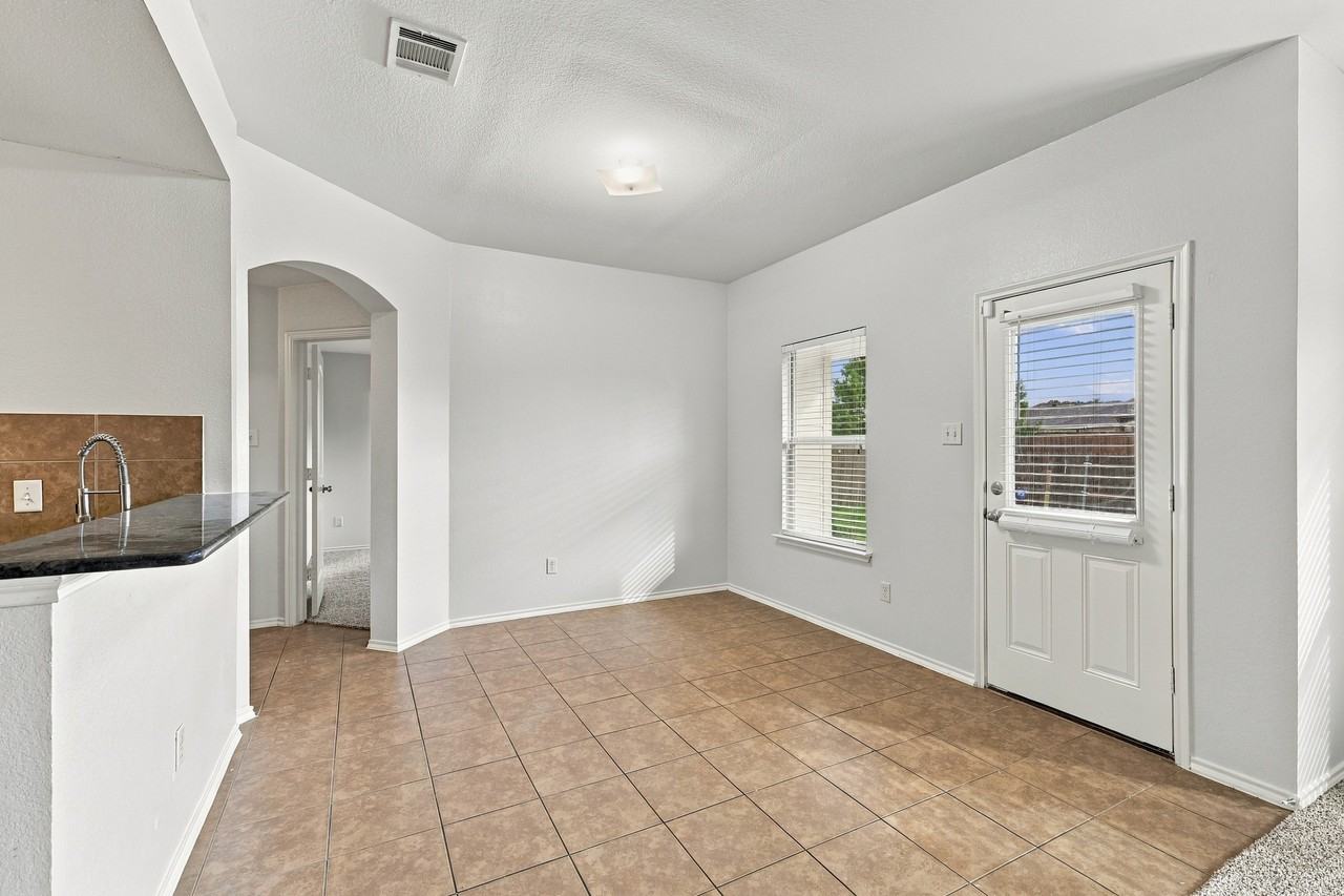 3212 Elam Dr #1 - Photo 5 of 23