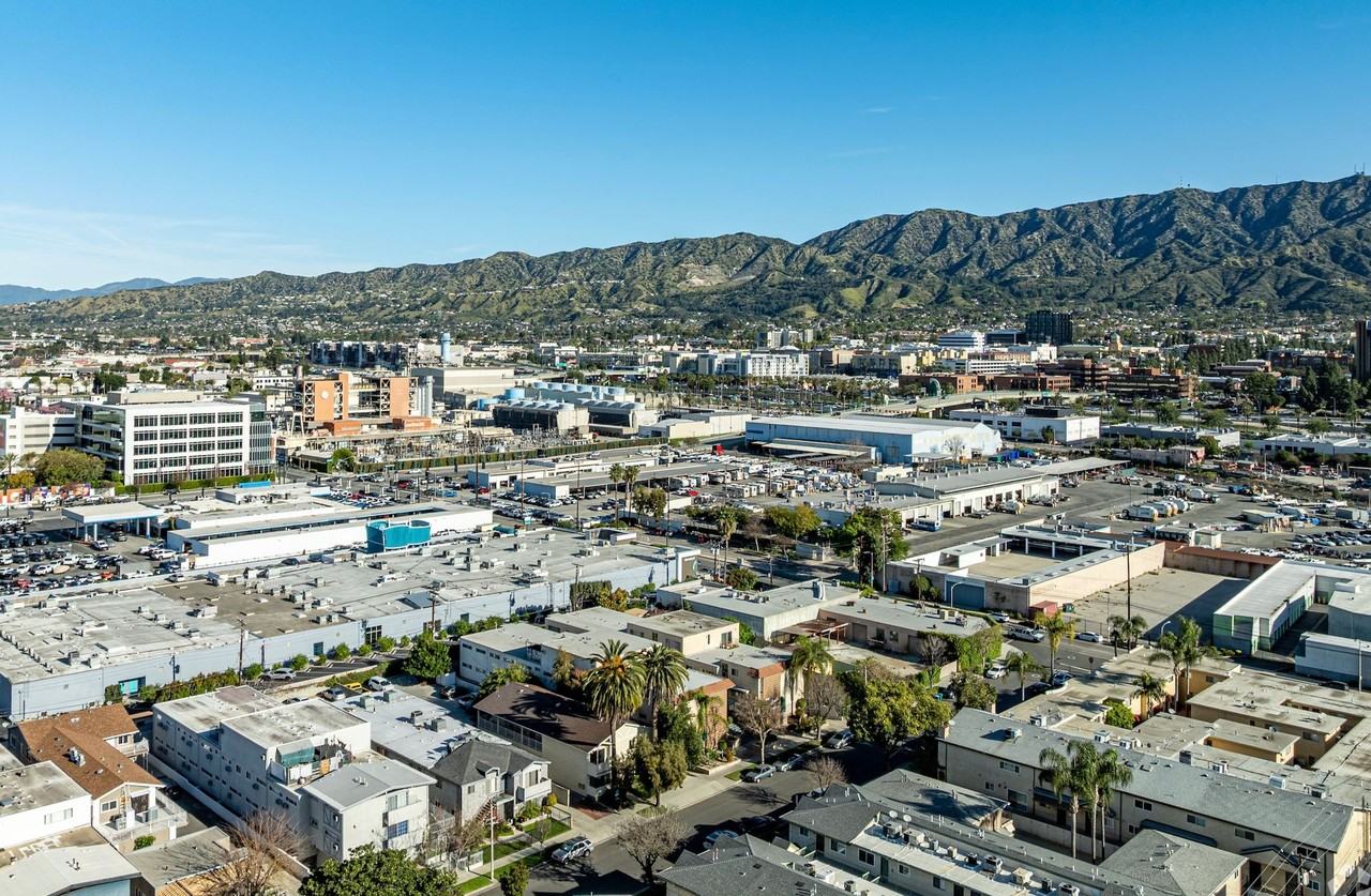 The Burbank Towers Apartments - Photo 3 of 6