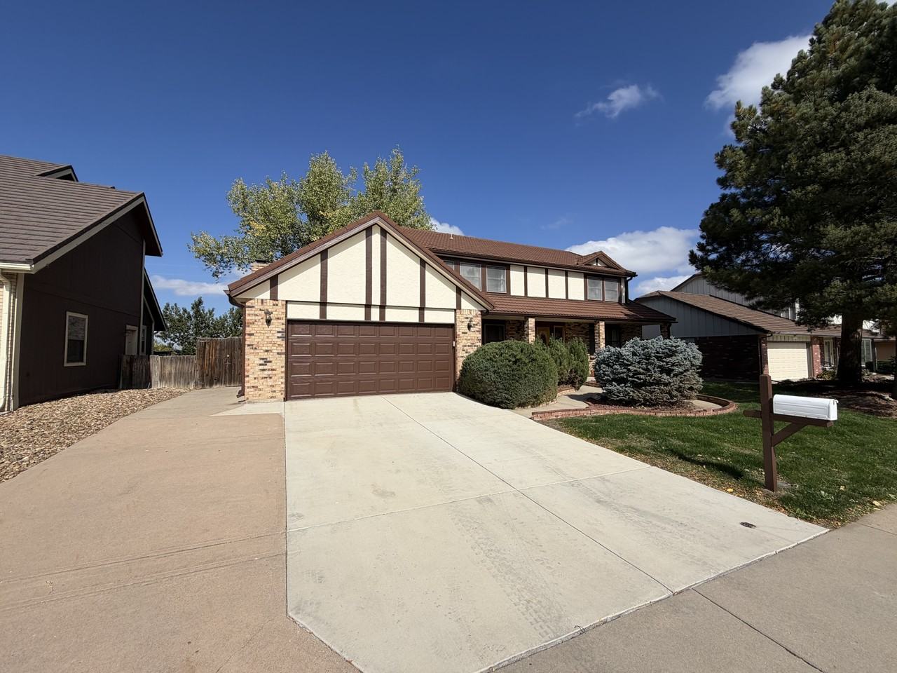 11189 E Cimmarron Dr - Photo 2 of 18