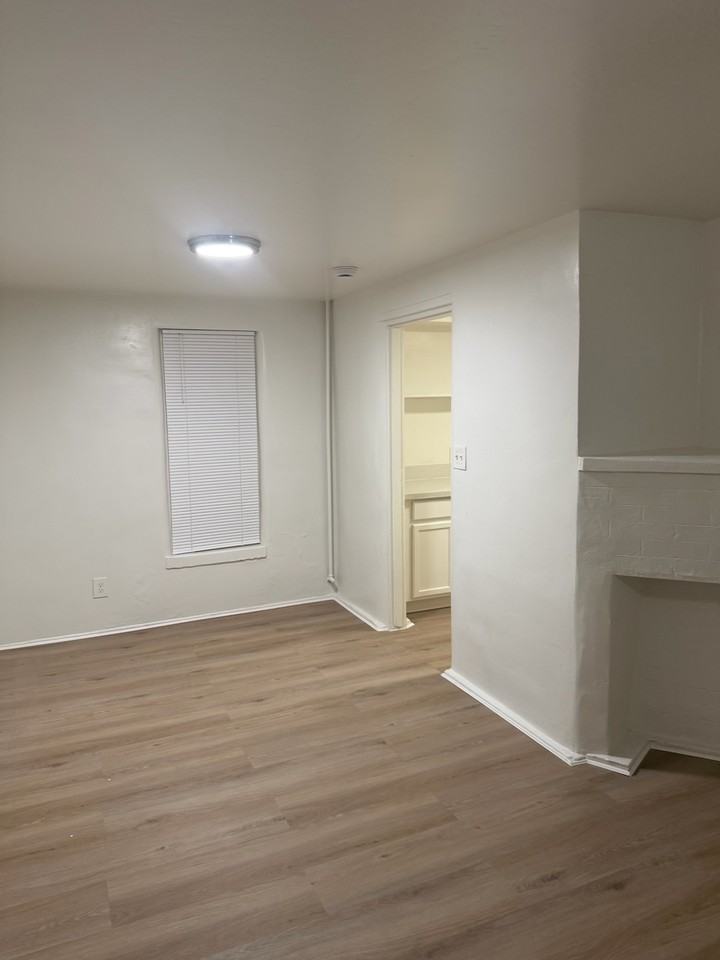604 Woodrow Ave #B - Photo 2 of 6