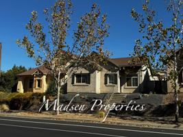 featured image of 1405 Yosemite Dr #1