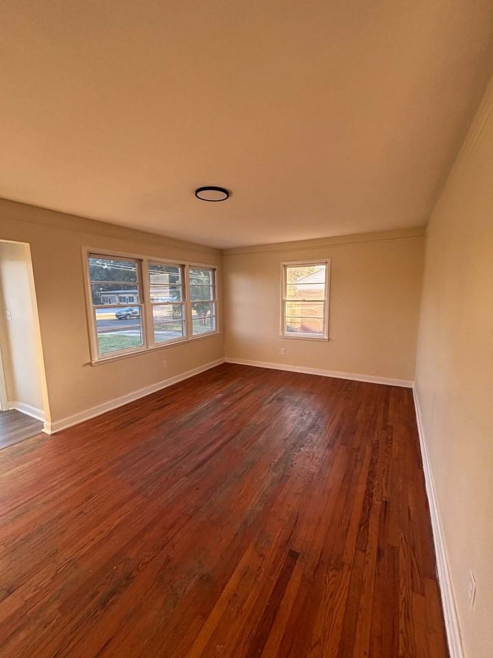 607 Durst Ave E #1 - Photo 4 of 5