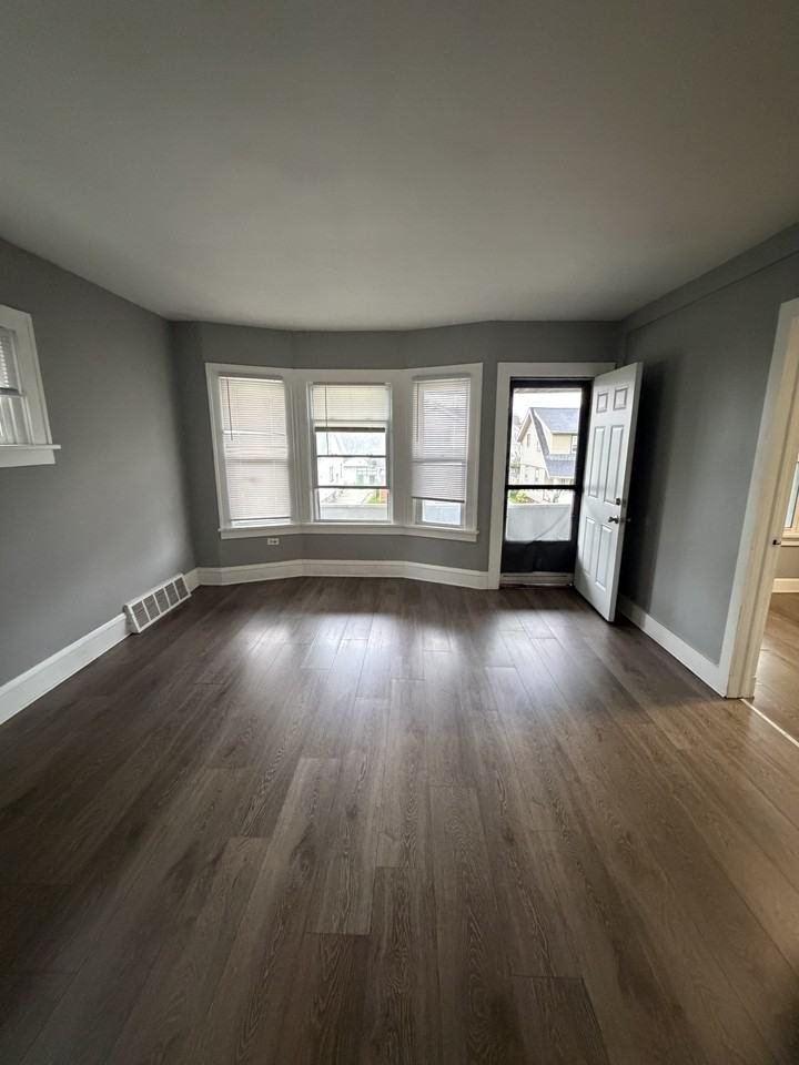 4911 E 108th St - Photo 2 of 23
