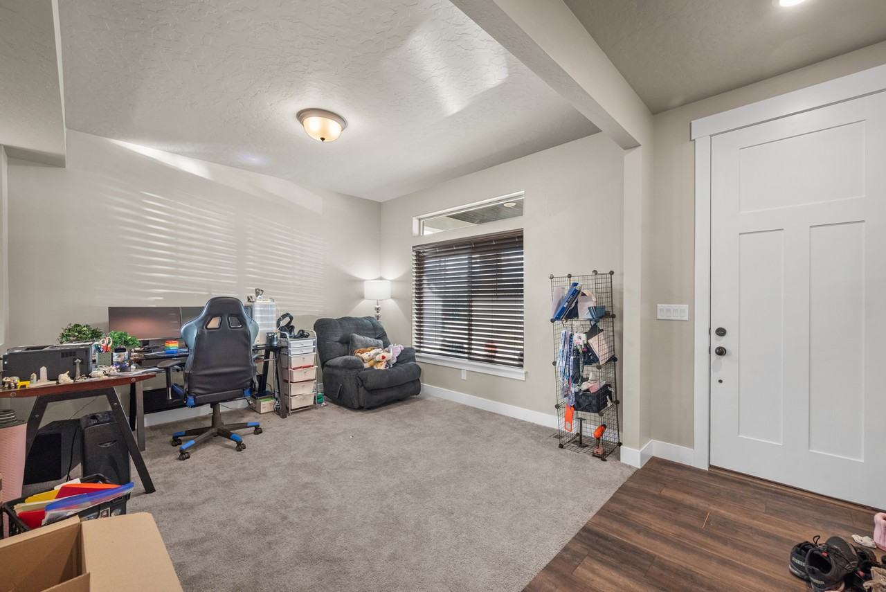 348 East Hayes Well Lane #1 - Photo 5 of 45