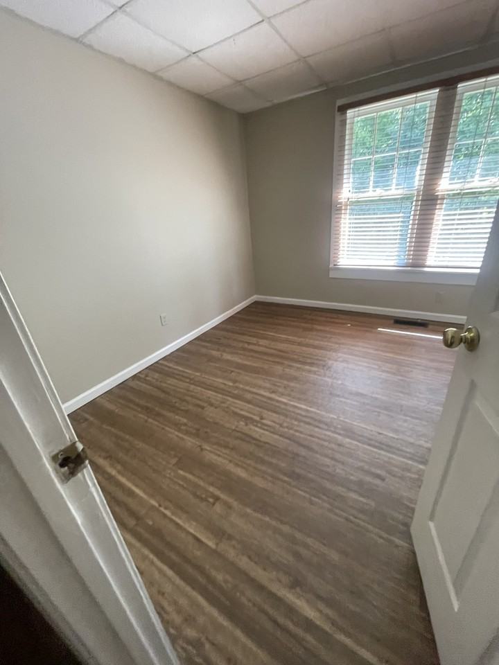 50 Williams Cir #1 - Photo 3 of 8