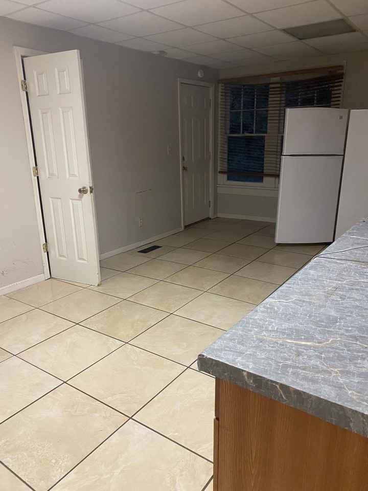 50 Williams Cir #1 - Photo 5 of 8