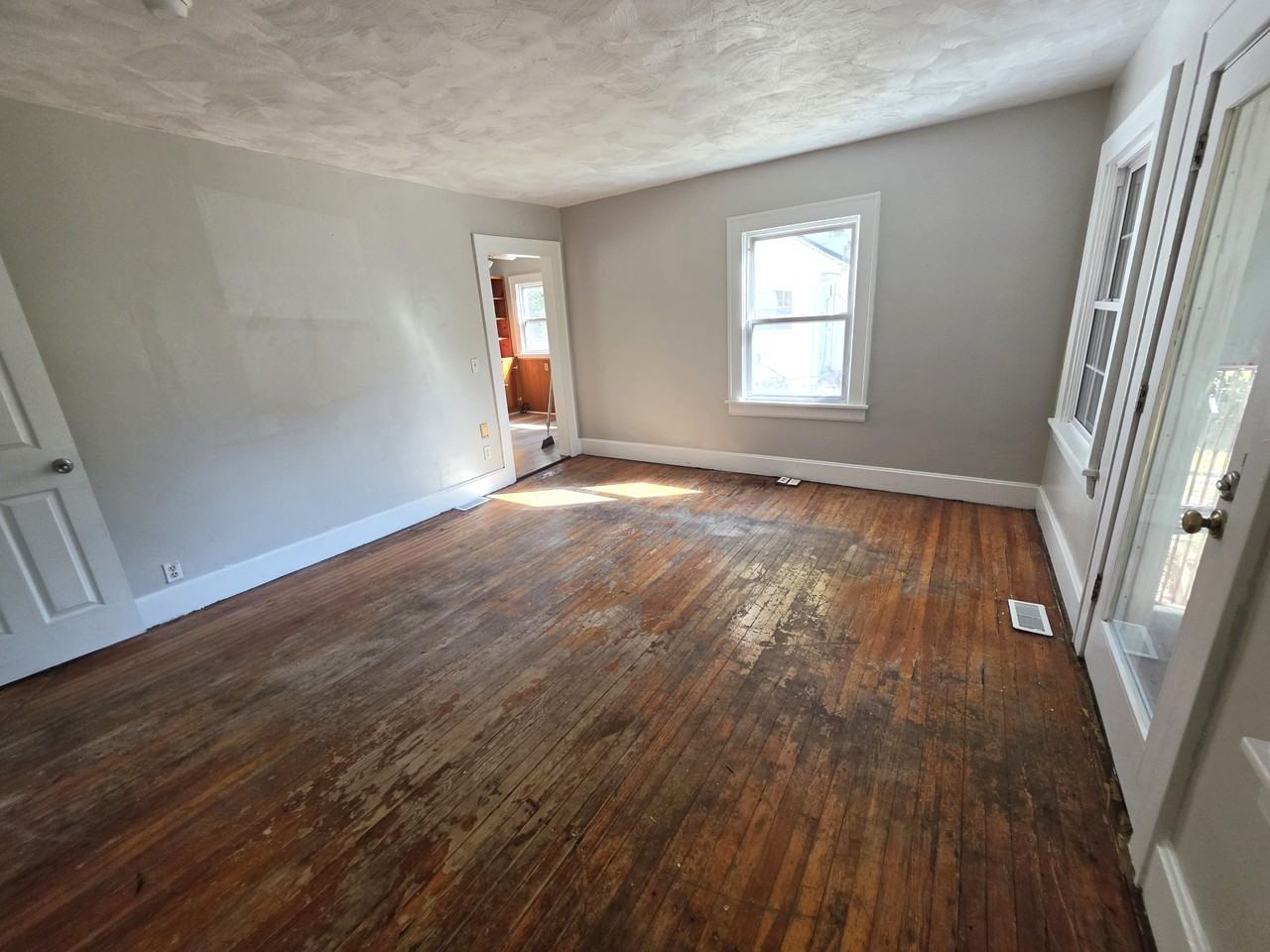 1051 W Calhoun St #1 - Photo 5 of 14