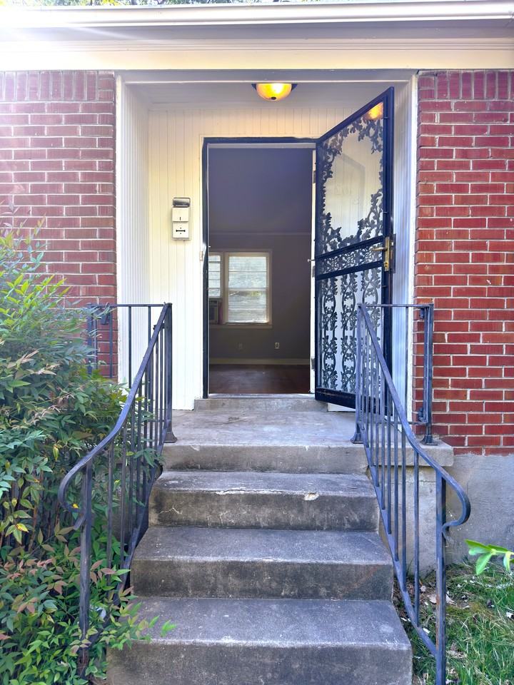1037 N Perkins Rd #1 - Photo 4 of 14