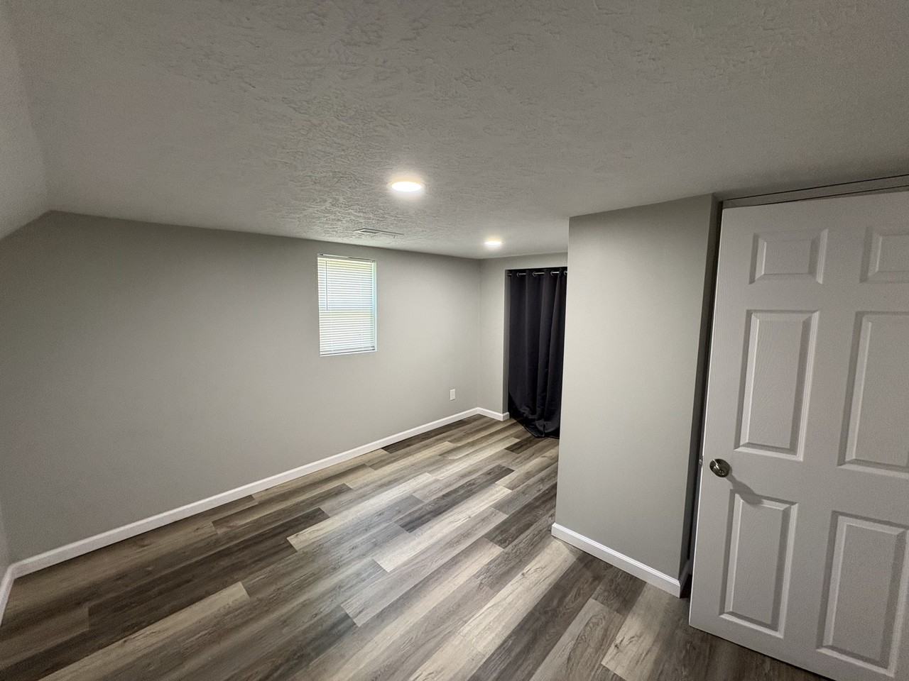 2573 Birk Dr #B - Photo 3 of 8