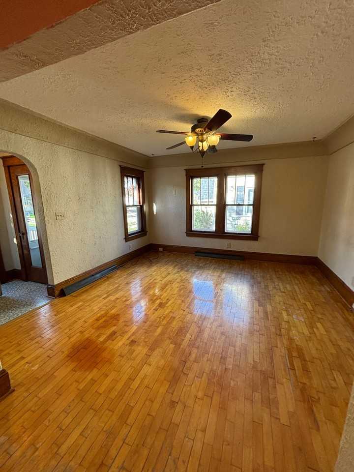 328 Oak St #1 - Photo 7 of 43