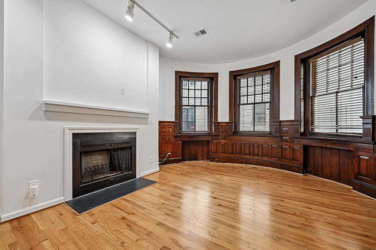 2149 California St Nw #D - Photo 6 of 30