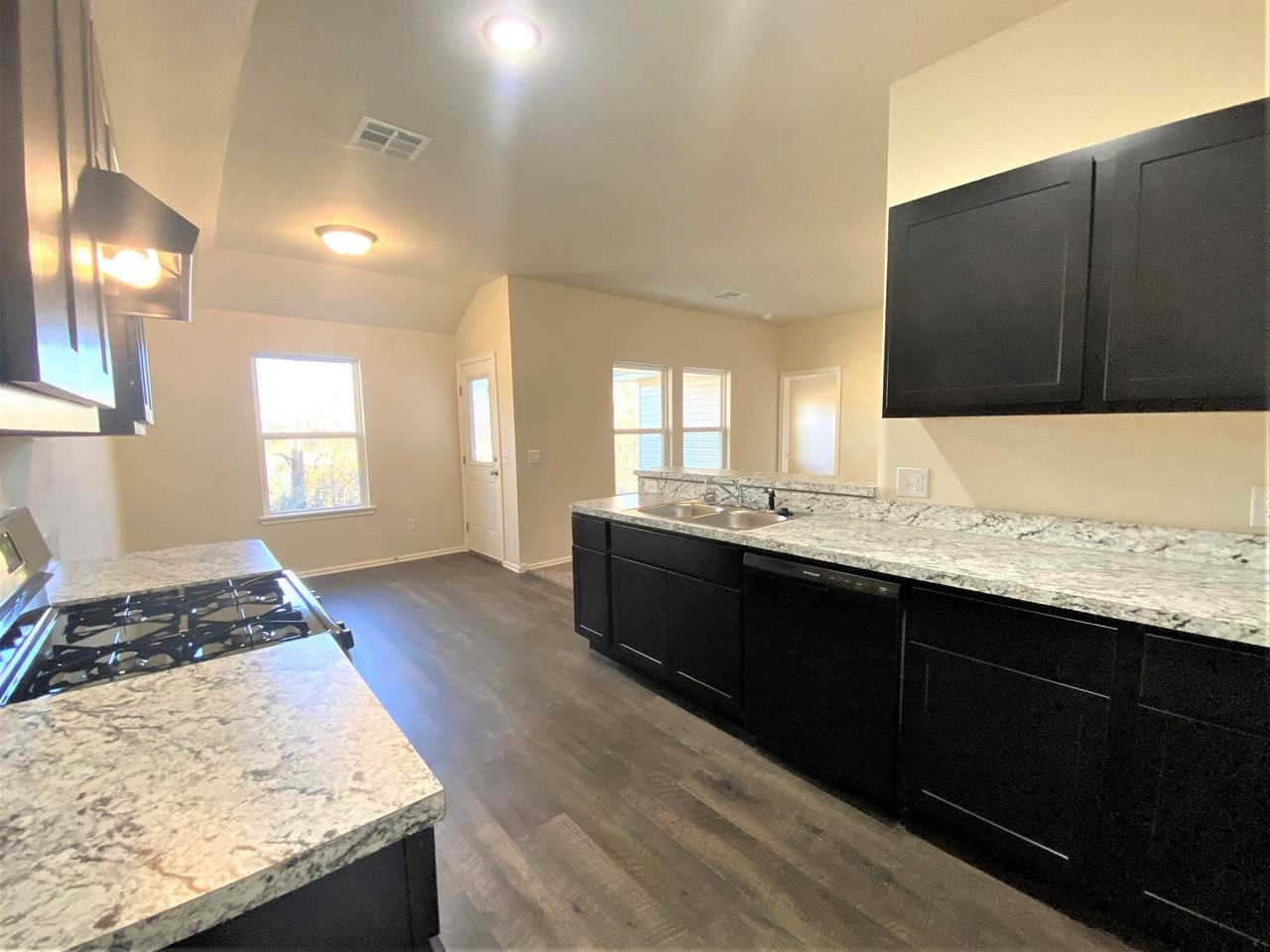 839 Twin Lakes Dr #1 - Photo 4 of 17