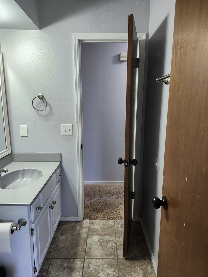 516 Nw 139th St #1 - Photo 6 of 11