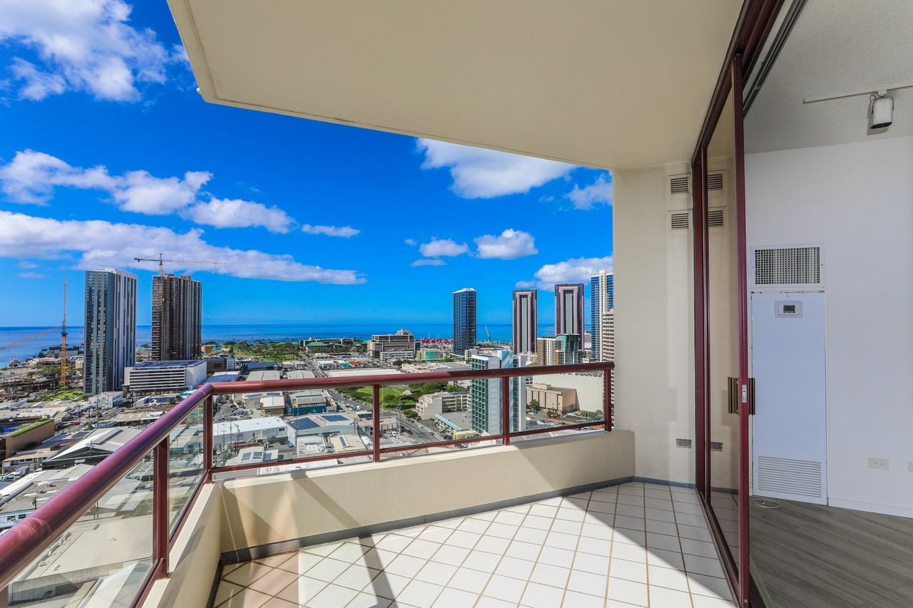 725 Kapiolani Blvd #1 - Photo 5 of 40