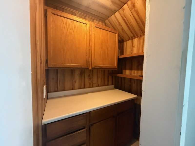 323 14th Ave W Uppr #2 - Photo 3 of 10