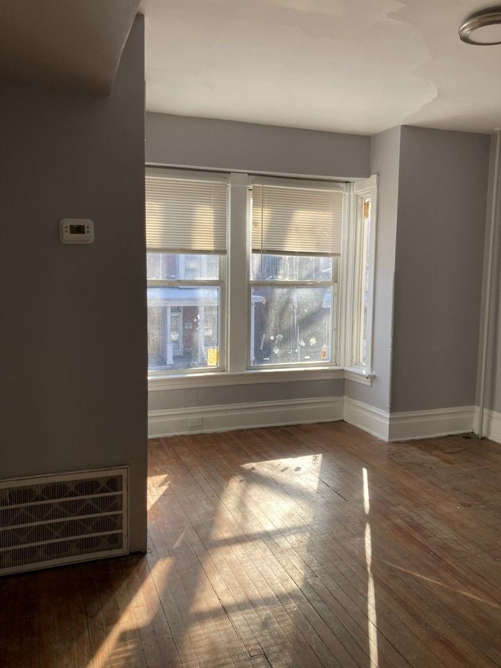 1926 Chestnut St #2 - Photo 3 of 16