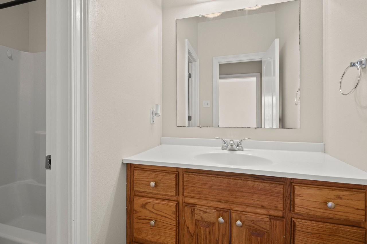 18623 Greenwell Springs Rd #18623-1A - Photo 4 of 8