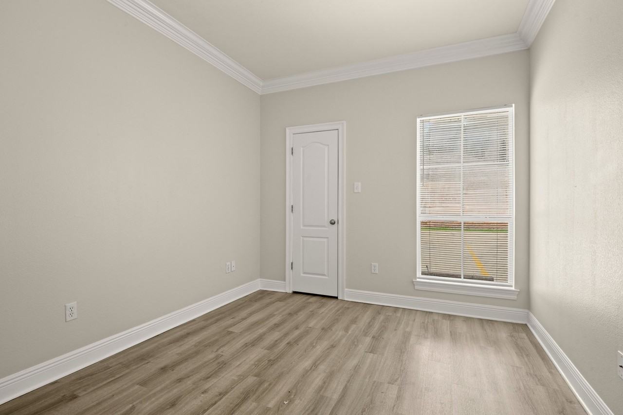 18623 Greenwell Springs Rd #18623-1A - Photo 6 of 8