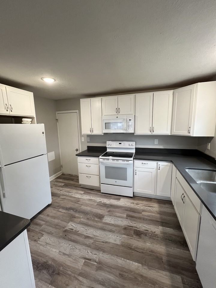 4913 Hughes Rd #1 - Photo 6 of 17