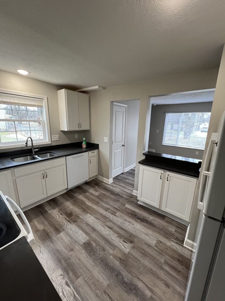 4913 Hughes Rd #1 - Photo 7 of 17