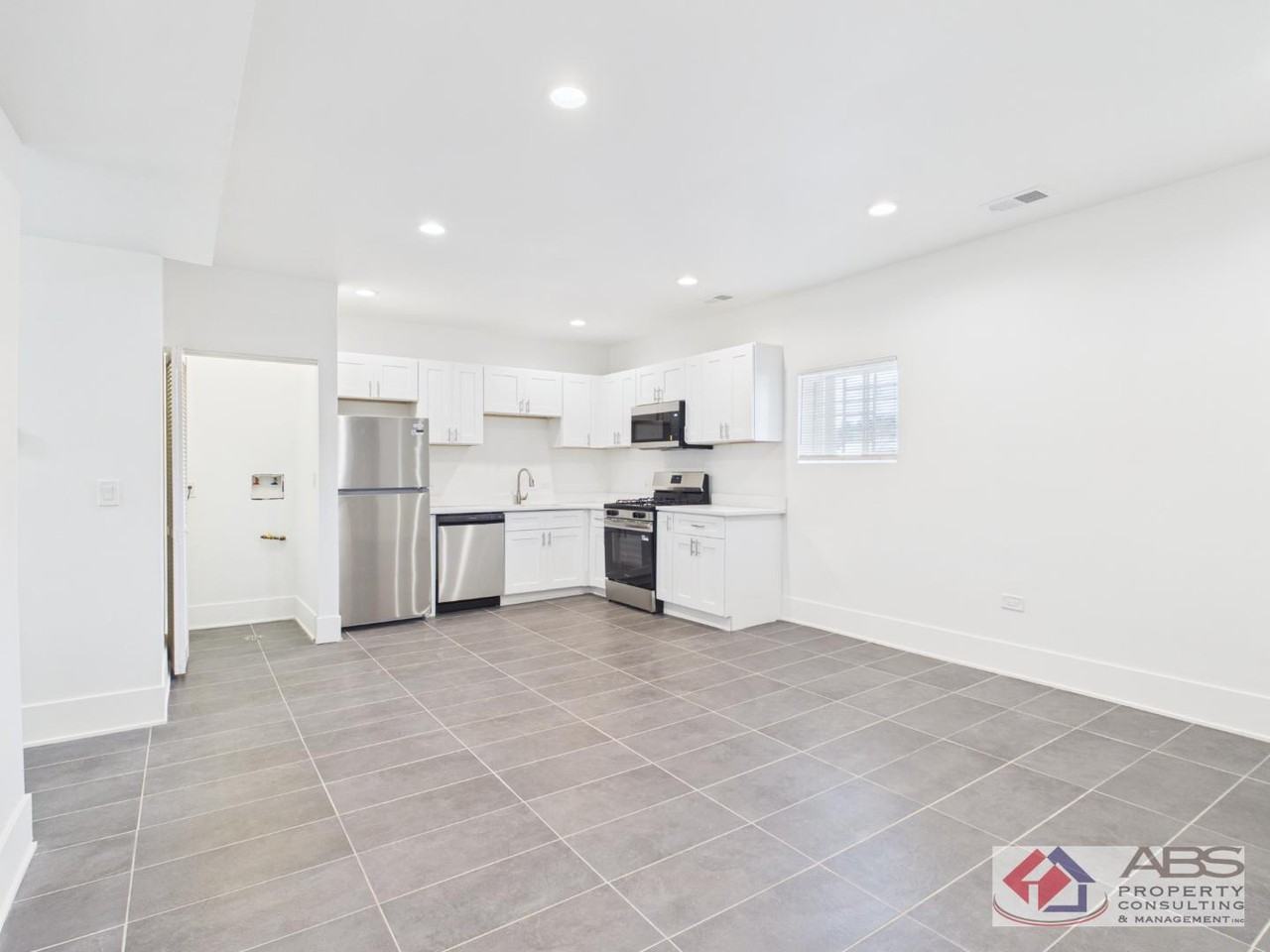 398 W Lincoln Hwy - Photo 2 of 10