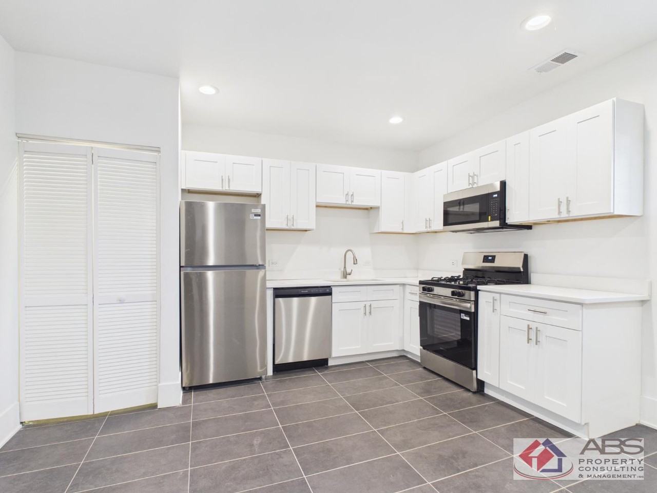 398 W Lincoln Hwy - Photo 3 of 10
