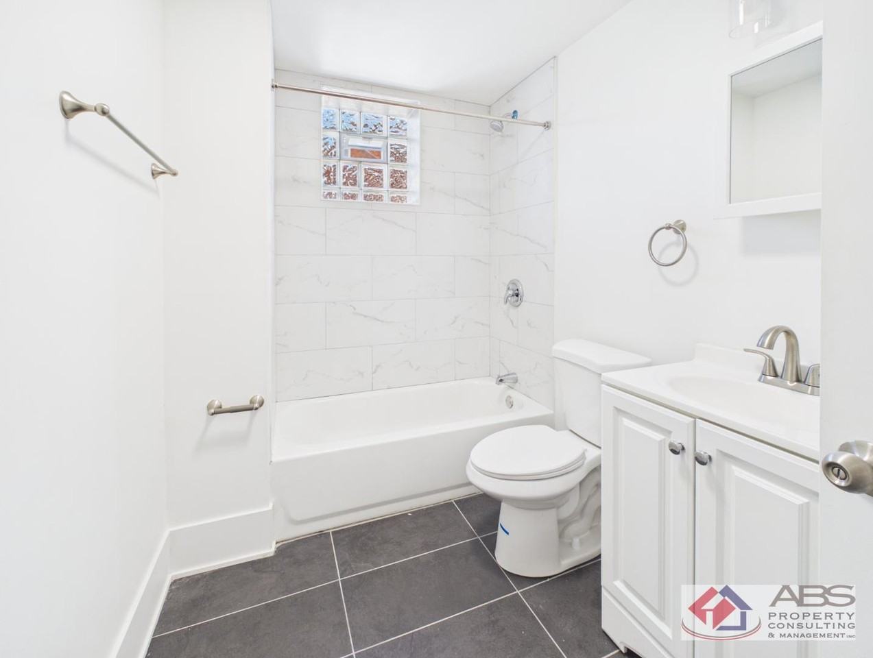 398 W Lincoln Hwy - Photo 5 of 10