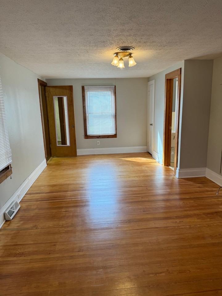28806 - Photo 5 of 8