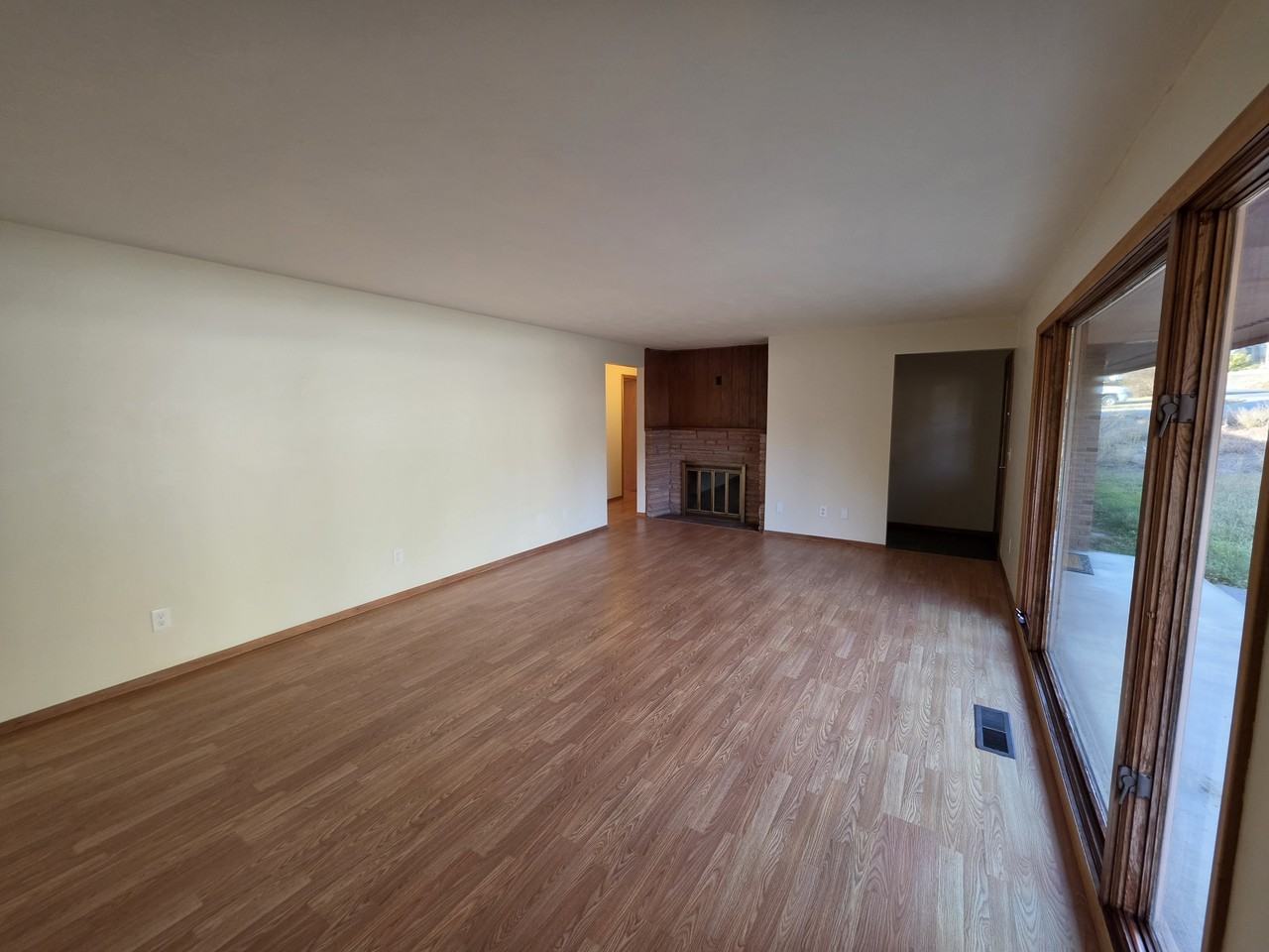 595 N Elm St #1 - Photo 5 of 15