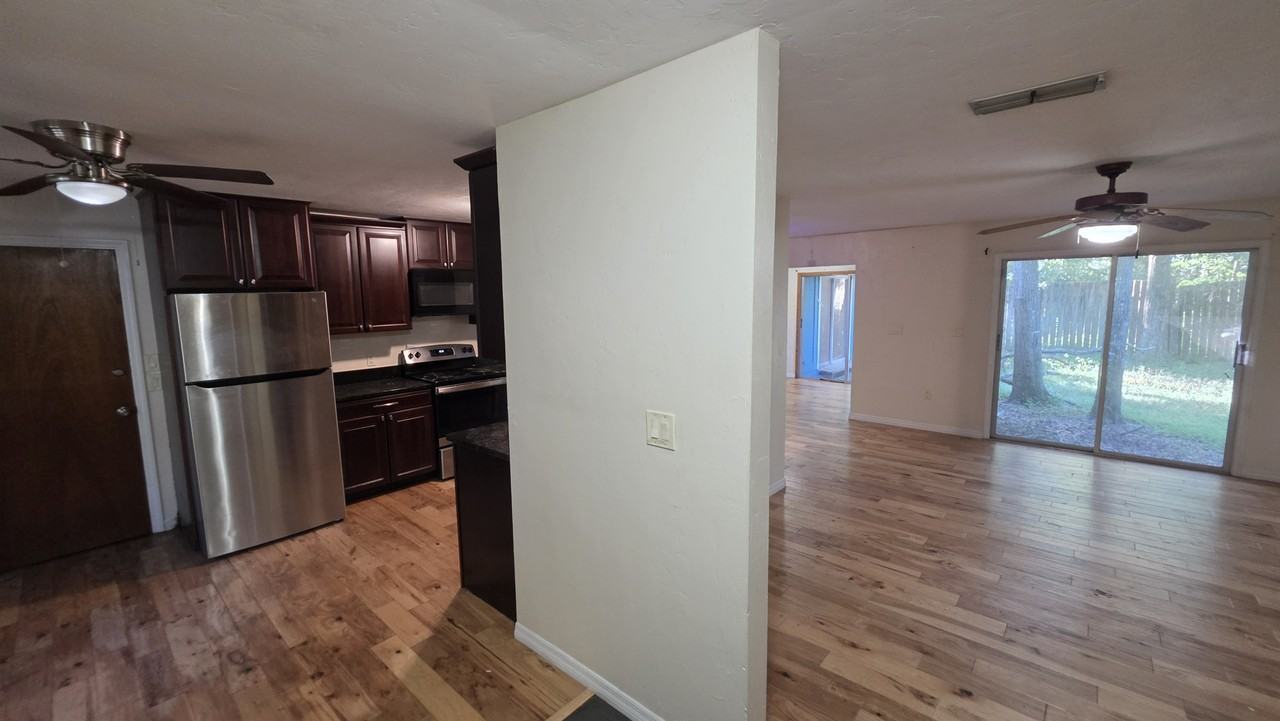7325 Sw 22nd Pl #1 - Photo 3 of 21
