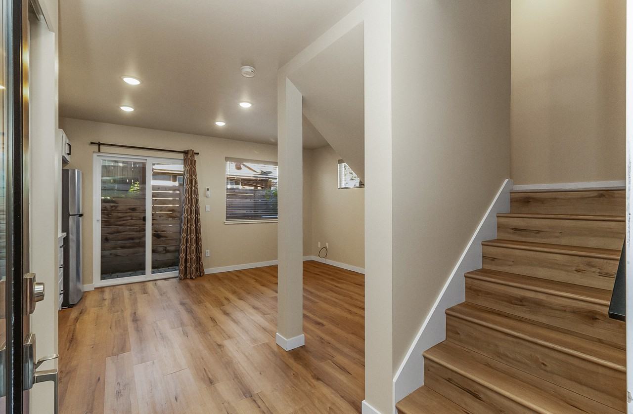 1042 S Donovan St #1 - Photo 2 of 28
